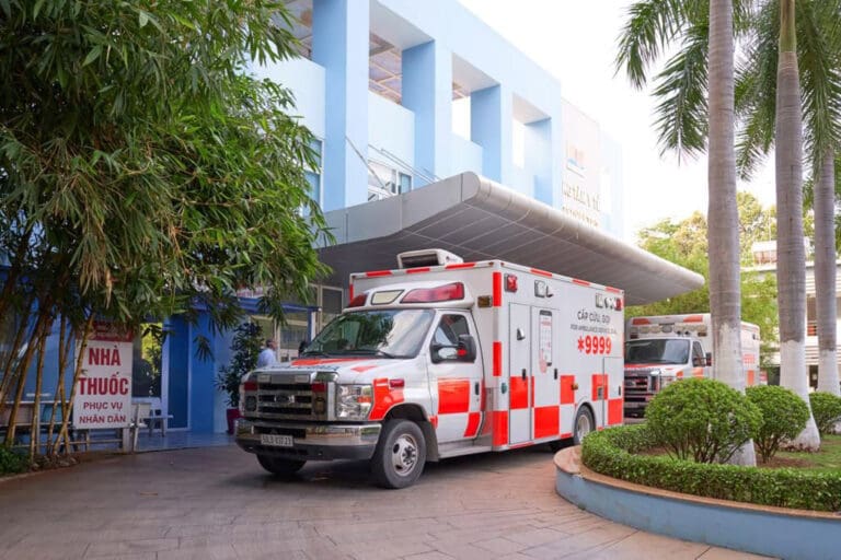 Demers-ambulances-international-exportations-2013--Vietnam-MX164