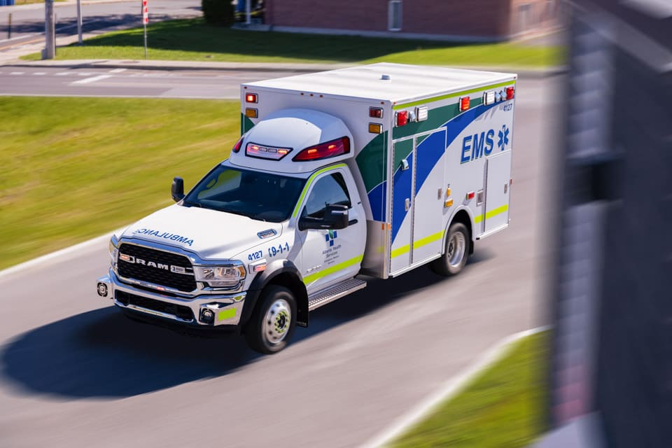 Demers-ambulances-type-1-MXP150-aerodynamic-cab-riser