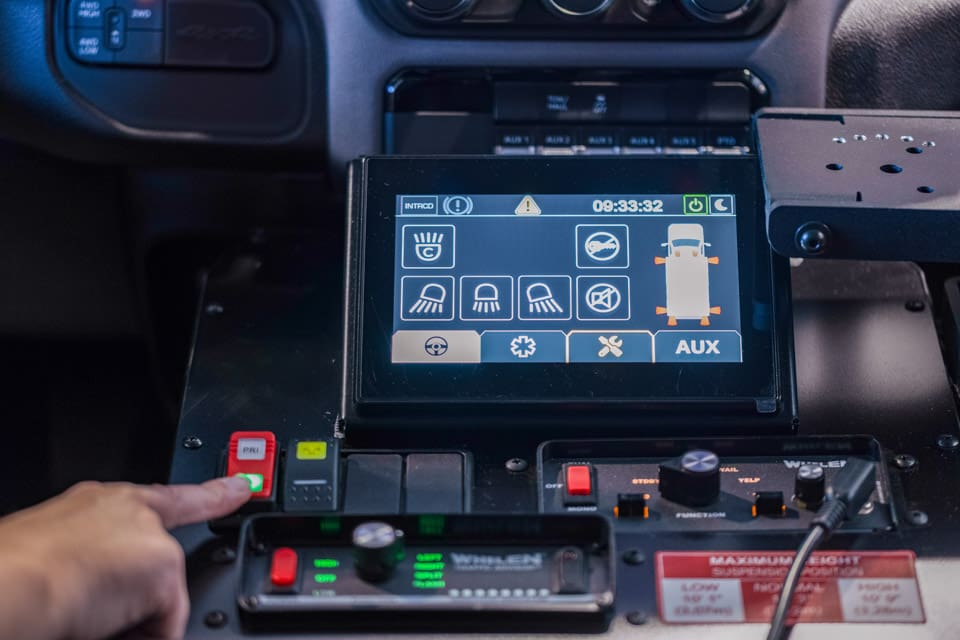 Demers-ambulances-type-1-MXP150-intuitive-digital-controls