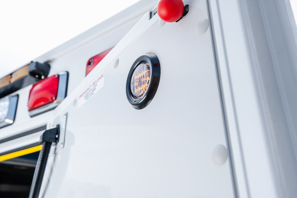 Demers-ambulances-type 3-MX170-door-safety-lights