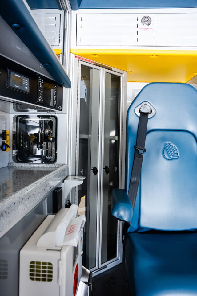 Demers-ambulances-type-3-MX170-easy-access-oxygen