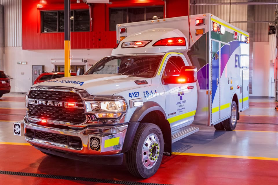 demers-ambulances-type-1-mxp-150-smart-lighting-features