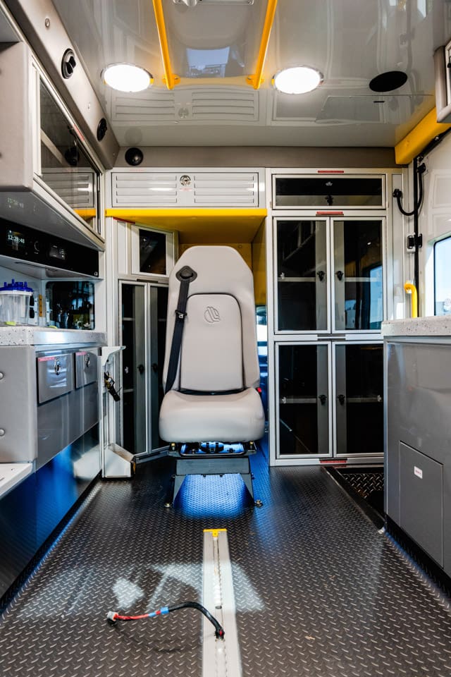 Demers-Ambulances-type-1-MXP-170-72-in-headroom