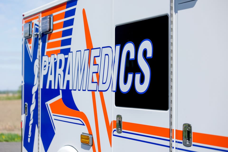 Demers-Ambulances-type-3-MX164-flush-mount-windows