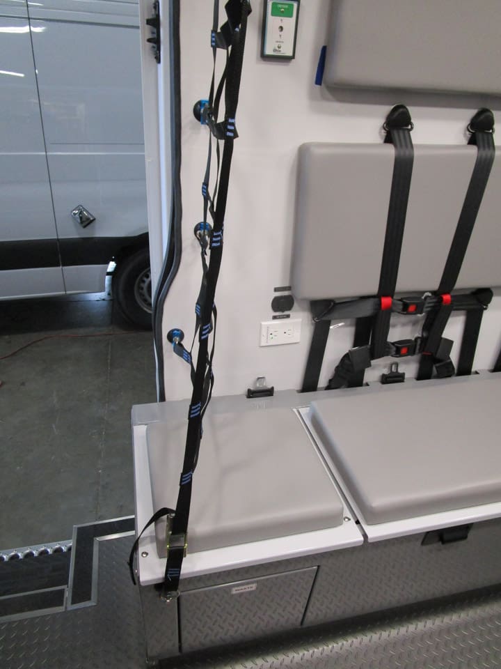Demers-ambulances-Transit-type-2-4-point-seatbelts