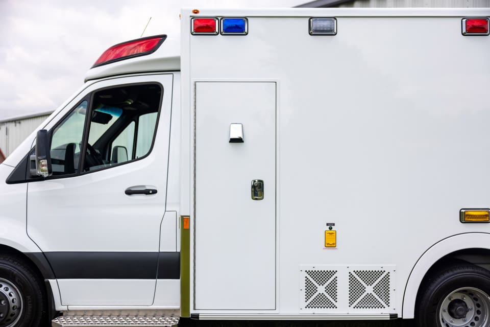 Demers-ambulances-type-3-MX-152 aerodynamic-cab-riser