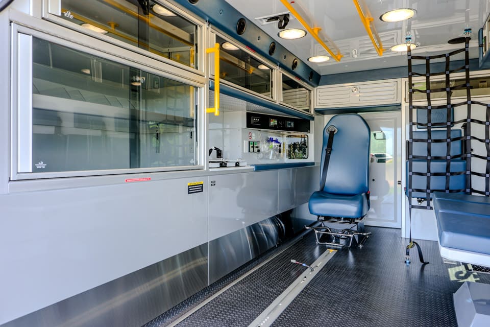 Demers-ambulances-type 3-MX 164-cabinetry